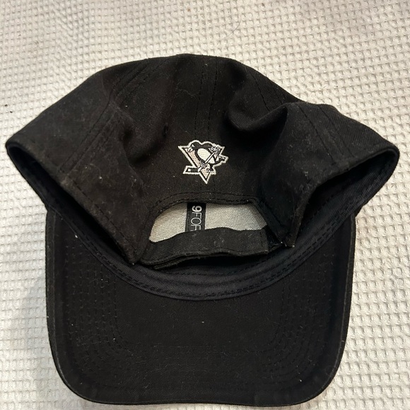 NHL Team Caps - Lot of 10 Plus One Gongshow Hat - Picture 12 of 15